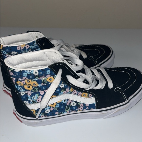 Brand new vans - Picture 2 of 2
